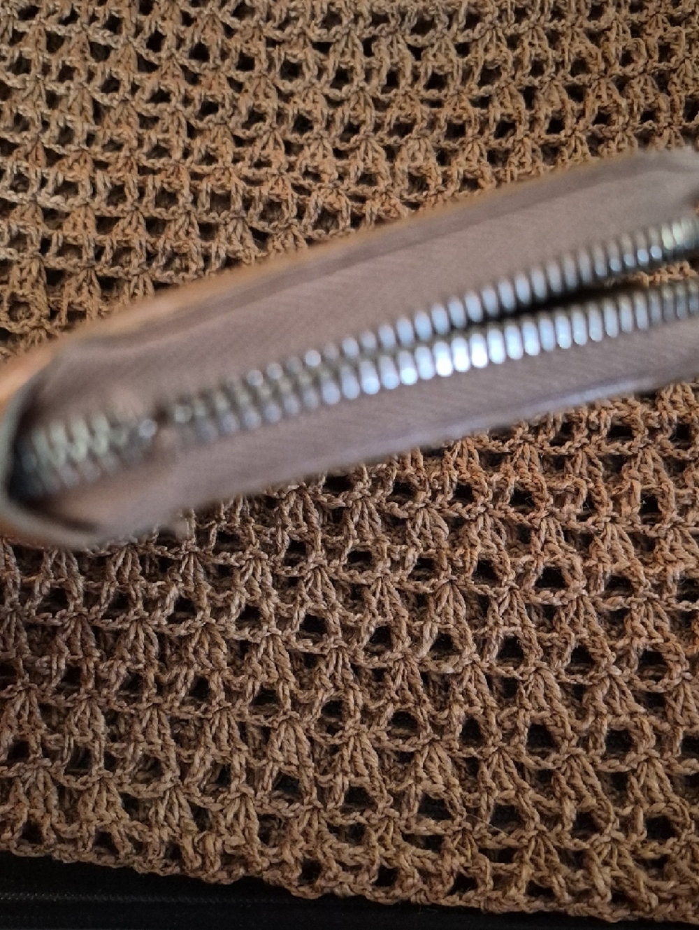 Authentic Vernis Embossed Zip Wallet in Tan - Picture 4 of 10